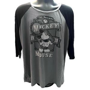 Disney Mickey Mouse 1928 Baseball Raglan Black and White Mickey Woman’s size 3